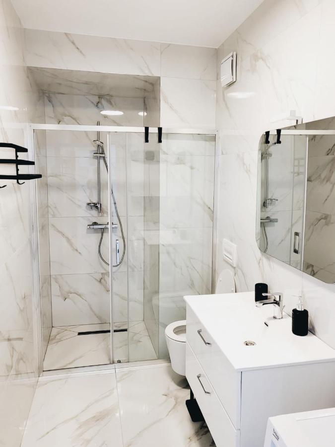 Stella Apartment Sarandë Buitenkant foto