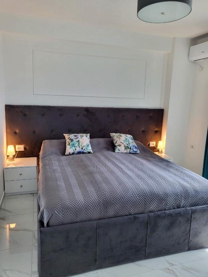 Stella Apartment Sarandë Buitenkant foto