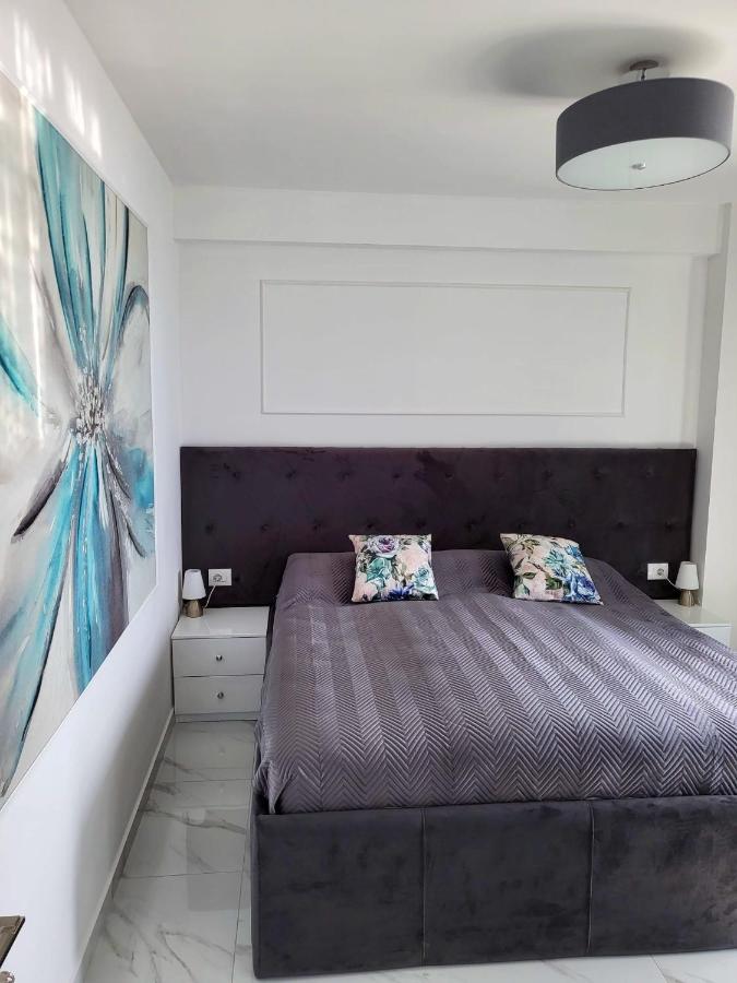 Stella Apartment Sarandë Buitenkant foto