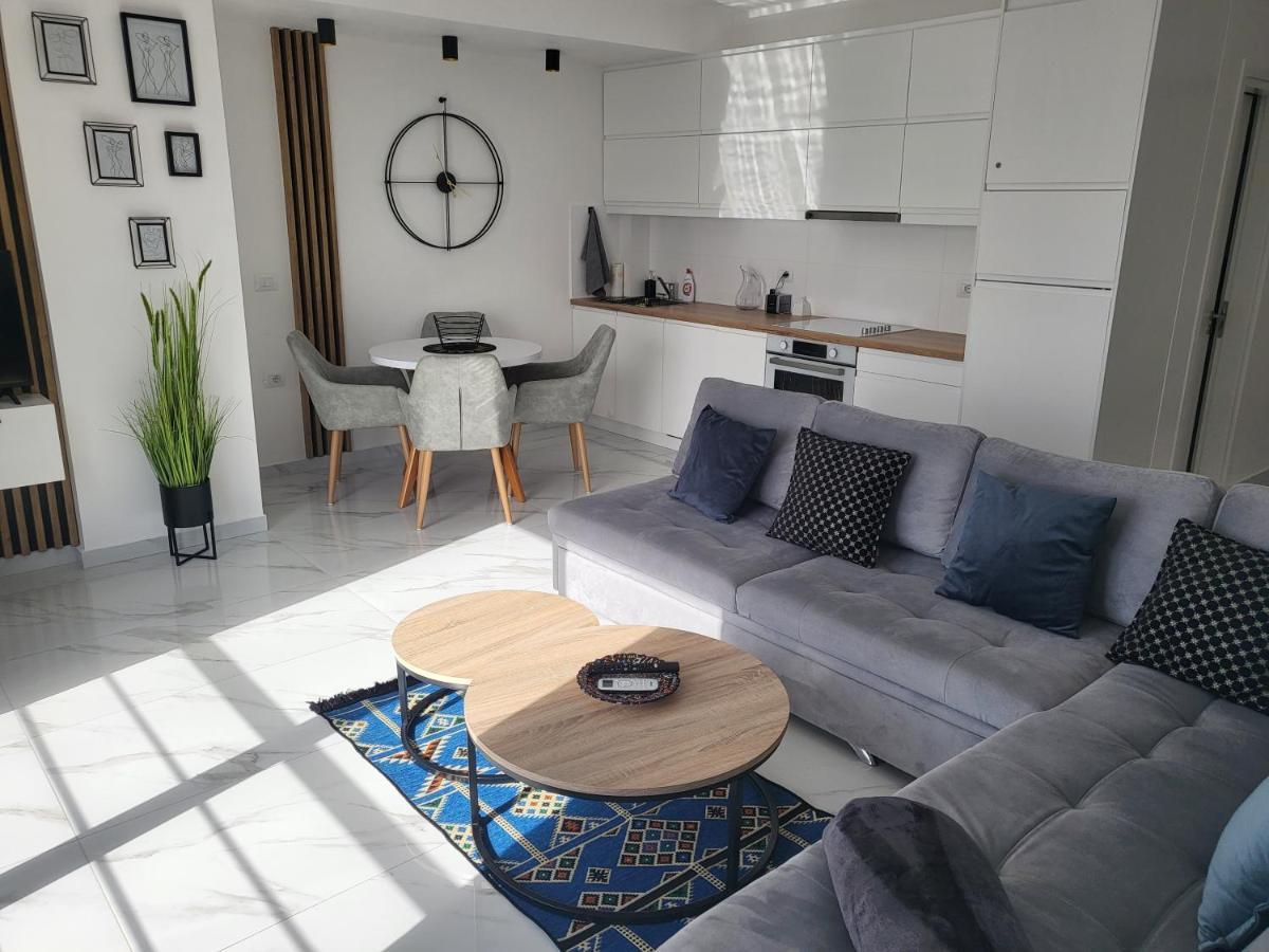 Stella Apartment Sarandë Buitenkant foto