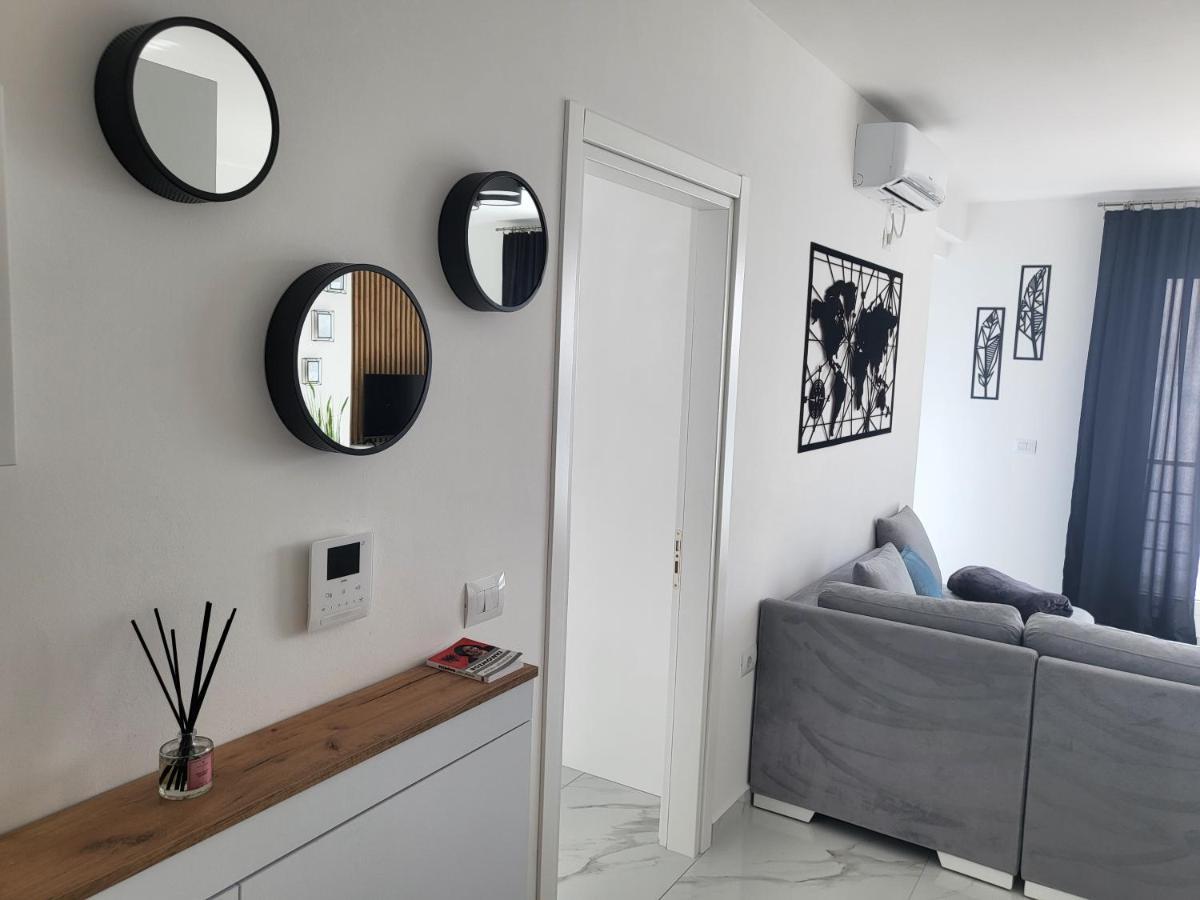 Stella Apartment Sarandë Buitenkant foto